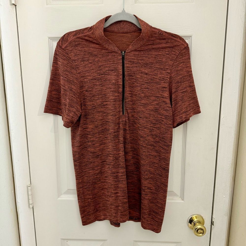 Lululemon Men’s Metal Vent Surge Short Sleeve Shirt Size Small Half Zip Biking